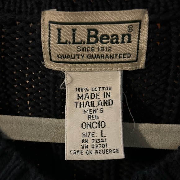 Vintage LL Bean size L means v neck navy blue sweater - Picture 4 of 6